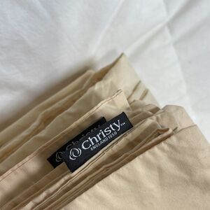 CHRISTY OF ENGLAND KING DUVET SET (4) PILLOW SHAMS.